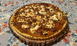 Featured image of post Brown Butter Pumpkin Tart with Goat Cheese and Caramelized Onions