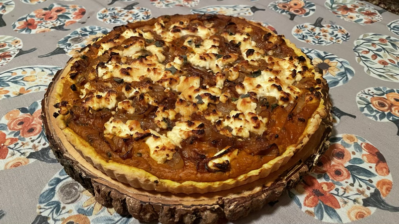 Featured image of post Brown Butter Pumpkin Tart with Goat Cheese and Caramelized Onions